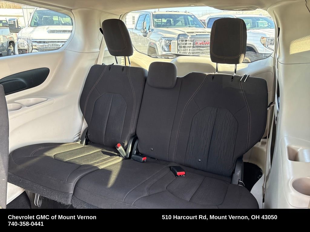 Used 2017 Chrysler Pacifica Touring image 31
