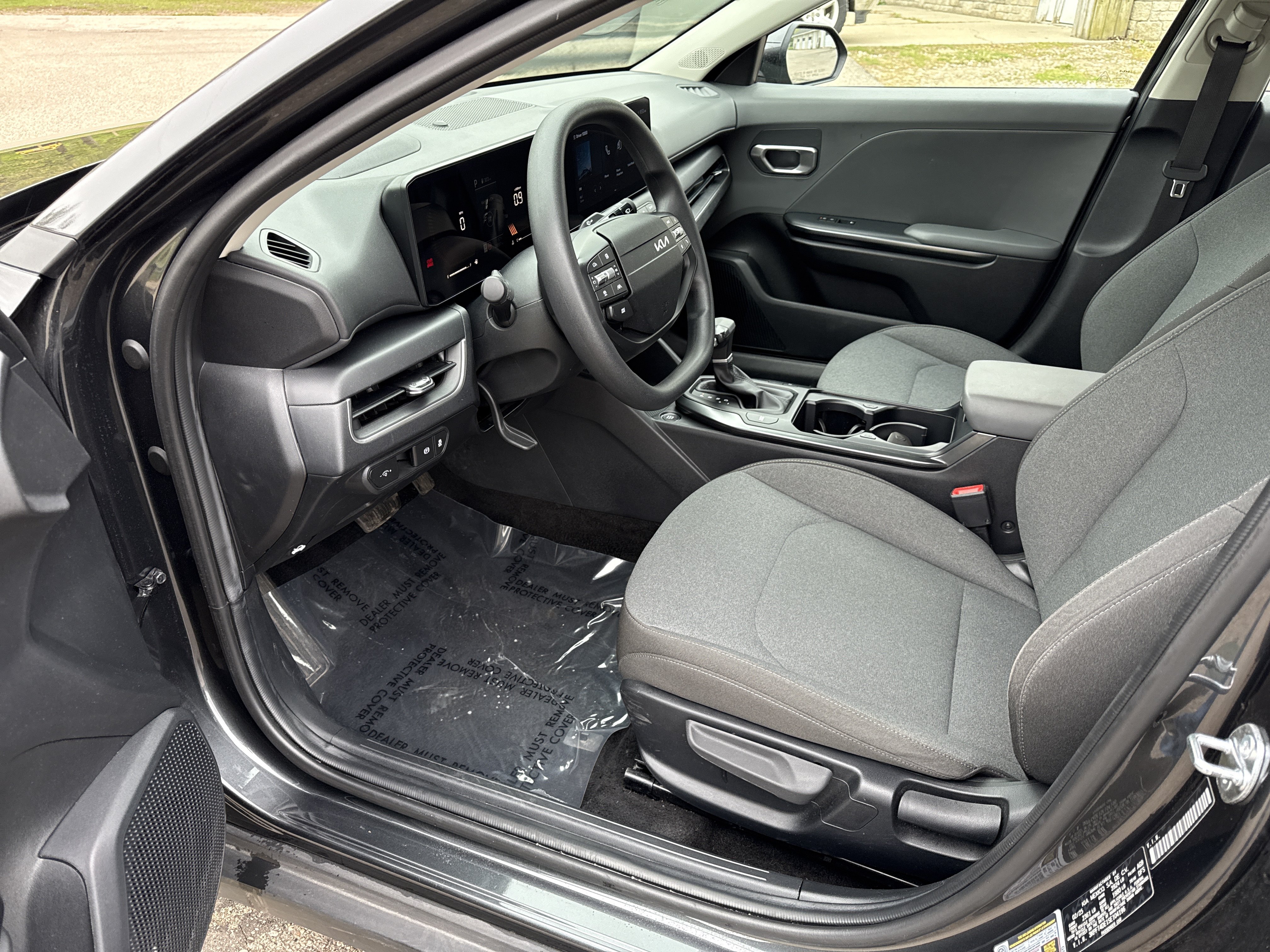 Used 2025 Kia K4 FWD image 14