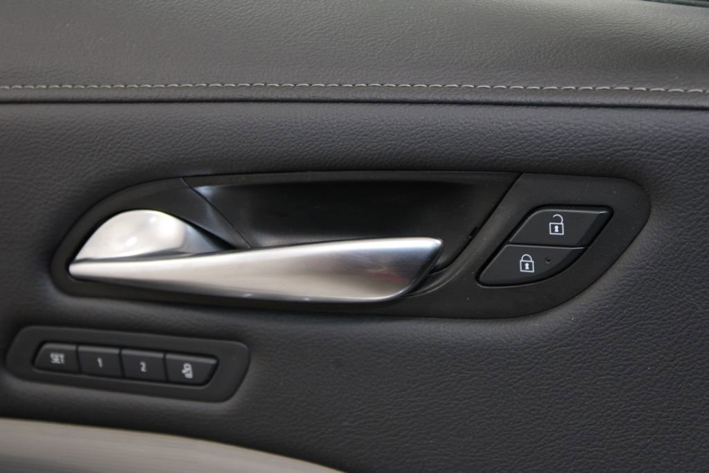 Used 2024 Cadillac XT4 Premium Luxury image 35