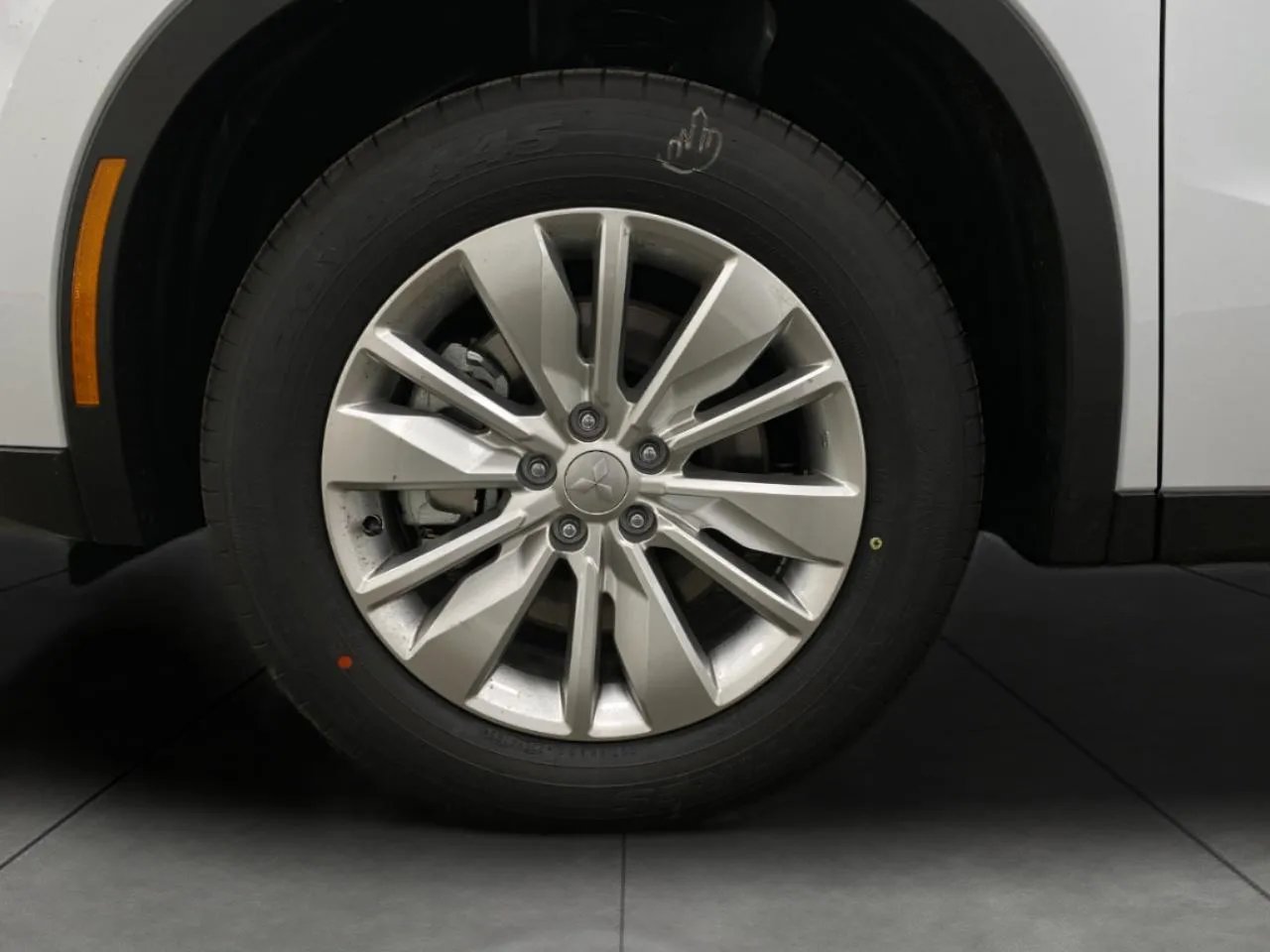 New 2026 Mitsubishi Outlander ES image 11