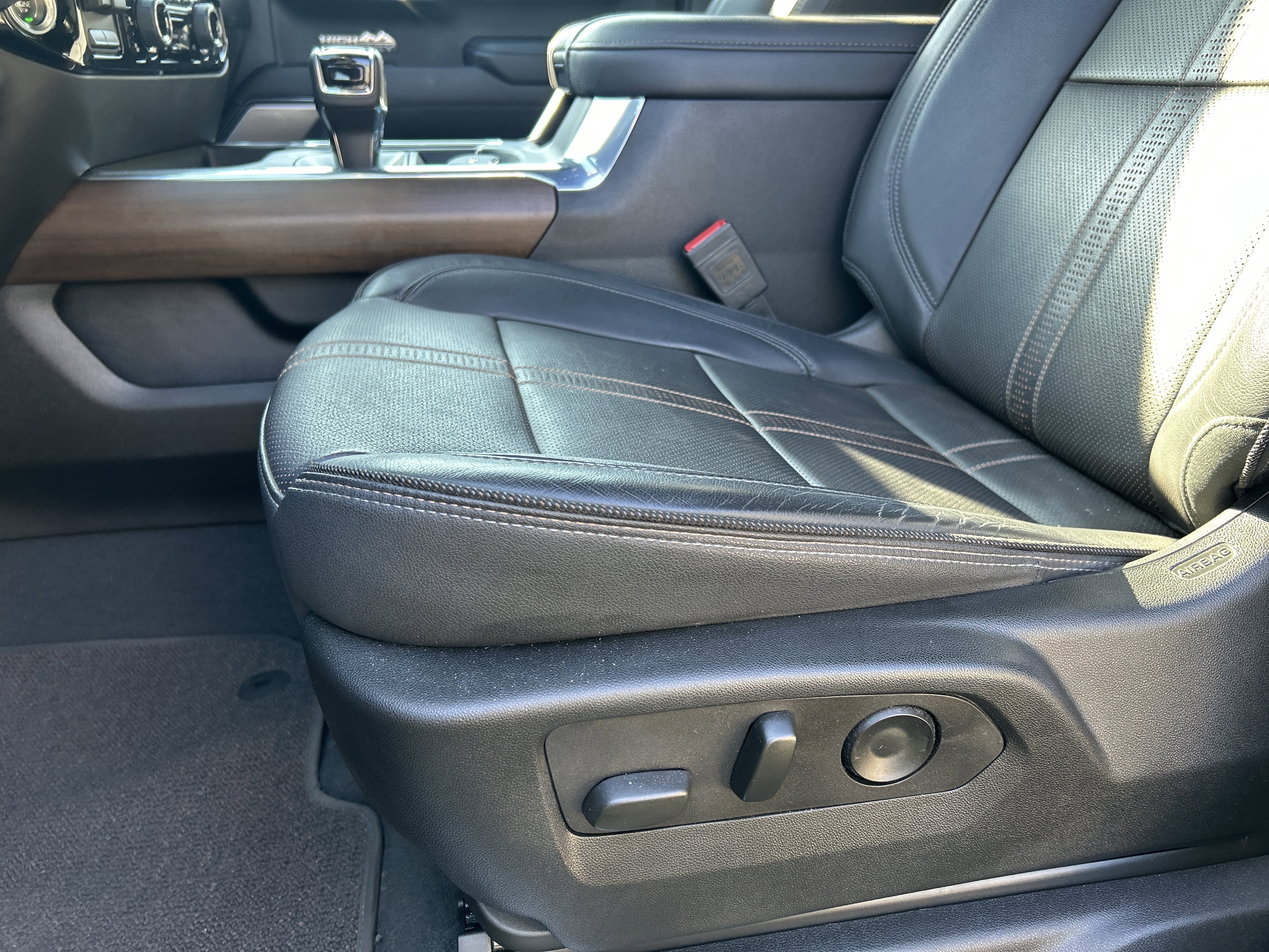 Used 2024 Chevrolet Silverado 1500 High Country w/ Z71 Off-Road Package image 11