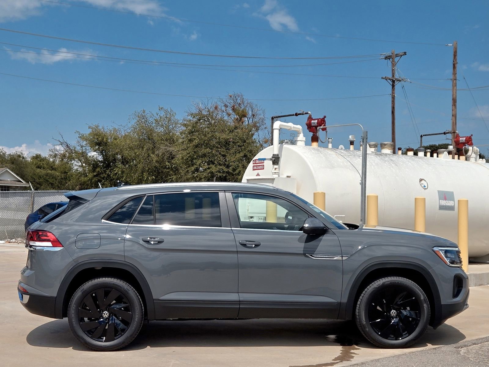 New 2026 Volkswagen Atlas Cross Sport SE image 3