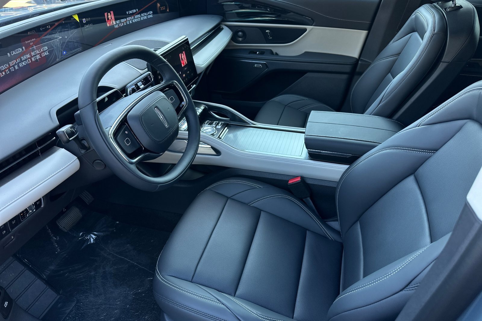 New 2025 Lincoln Nautilus Premier w/ Equipment Group 102A image 9