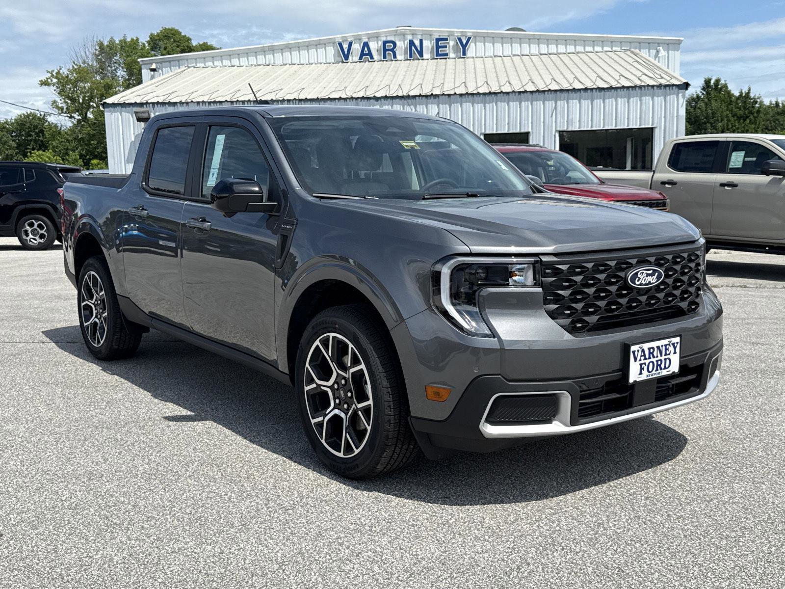 New 2025 Ford Maverick Lariat w/ 4K Tow Package image 3