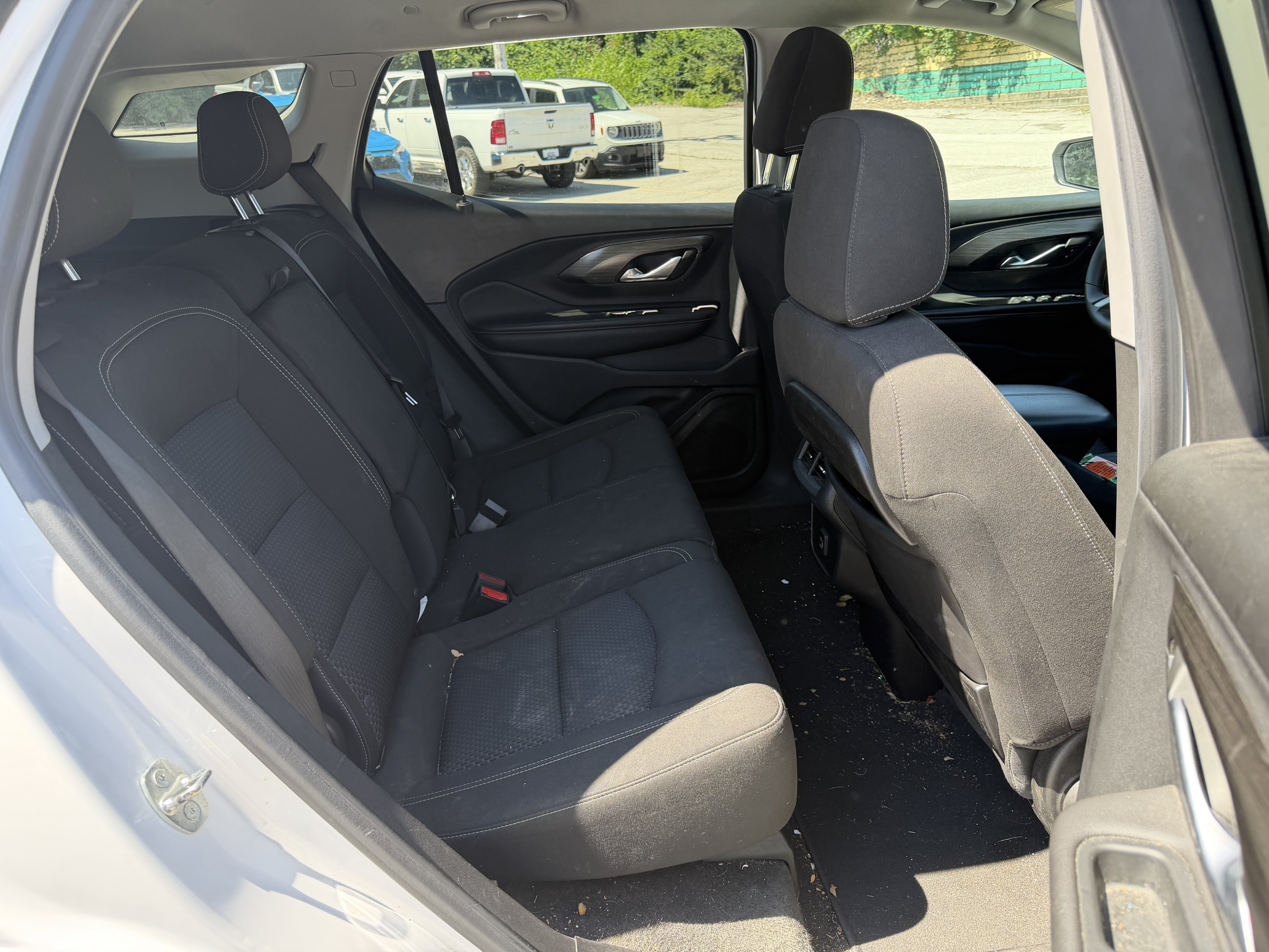 Used 2022 GMC Terrain SLE FWD image 10