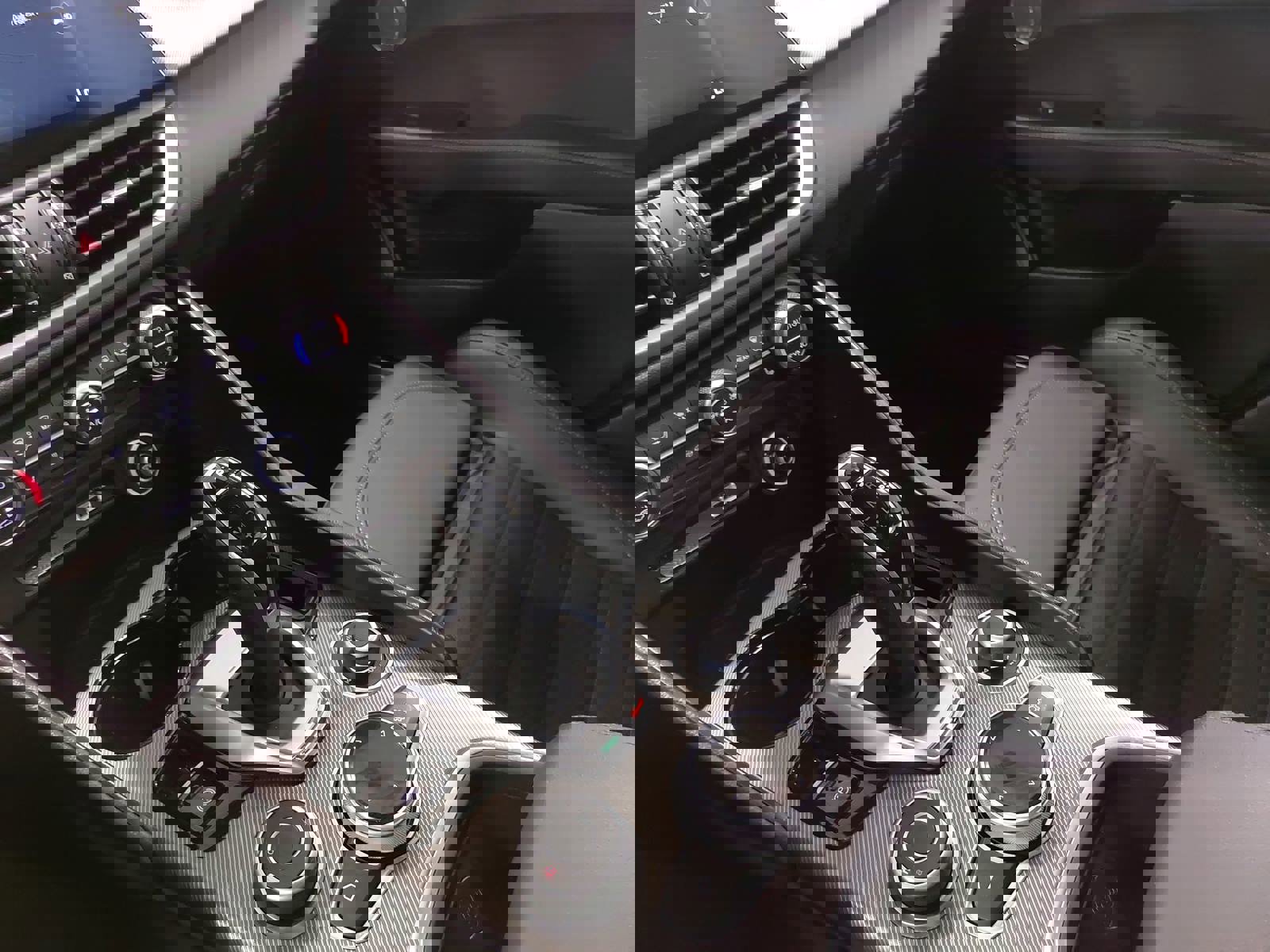 Used 2024 Alfa Romeo Giulia Veloce image 25