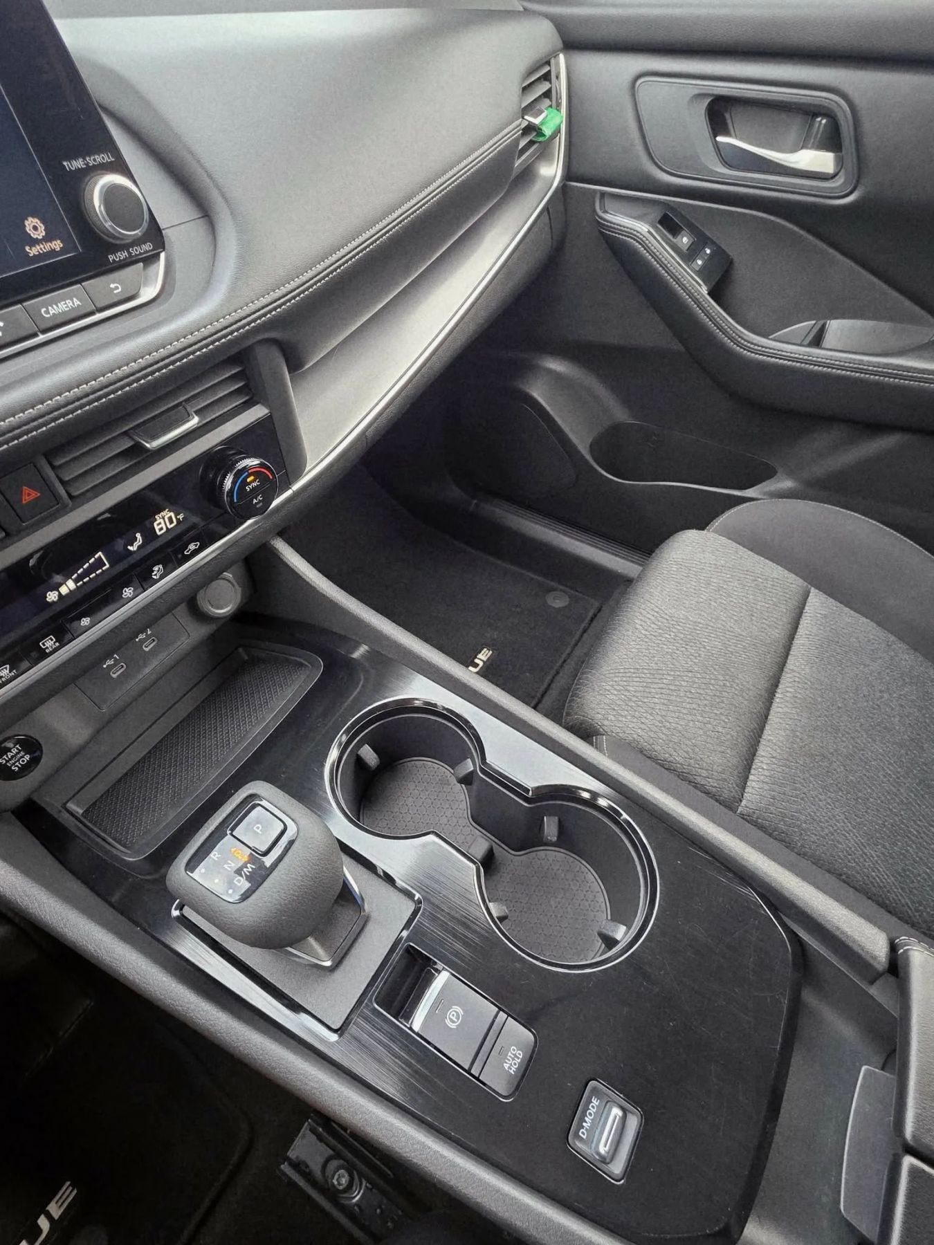 Used 2024 Nissan Rogue SV image 19