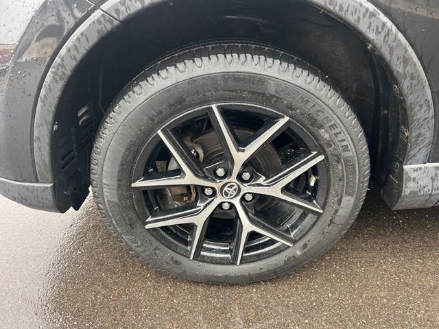 Used 2017 Toyota RAV4 SE w/ Advanced Technology Package image 9