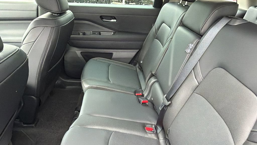 New 2026 Nissan Pathfinder SL FWD image 29