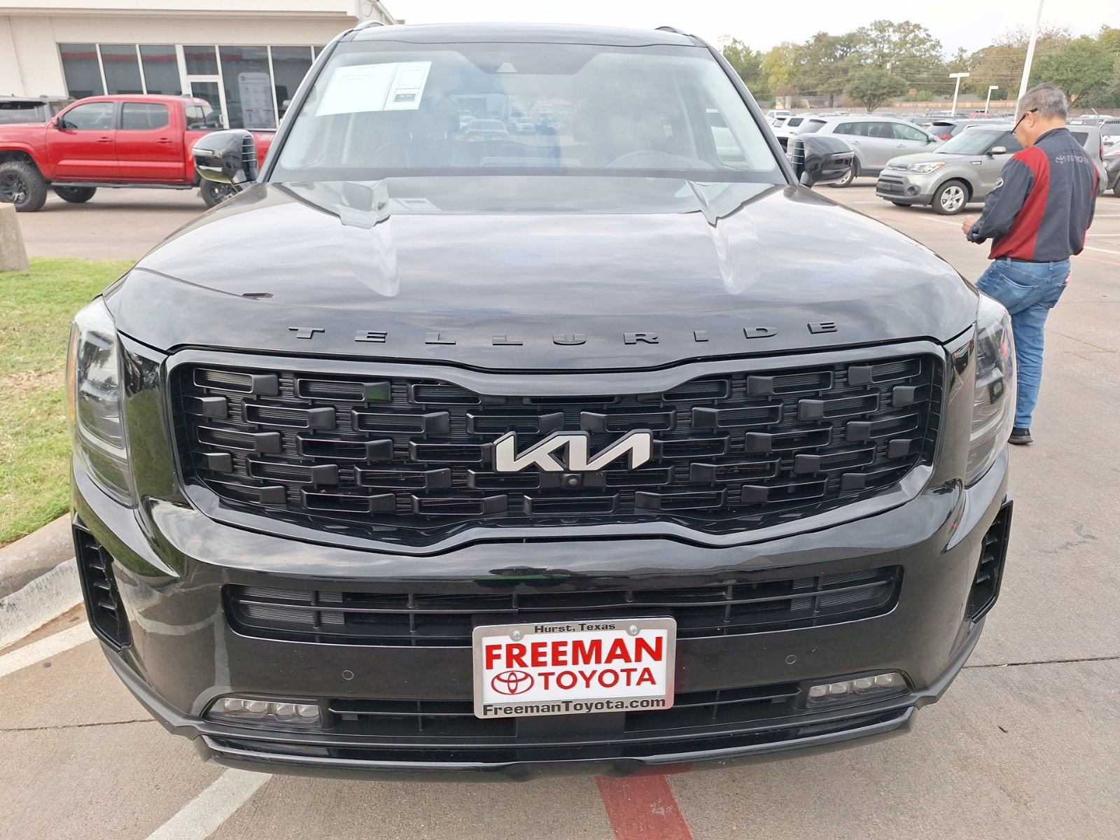Used 2022 Kia Telluride SX w/ SX Prestige Package image 9