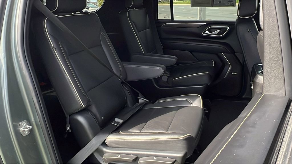 Used 2023 Chevrolet Suburban Premier image 15