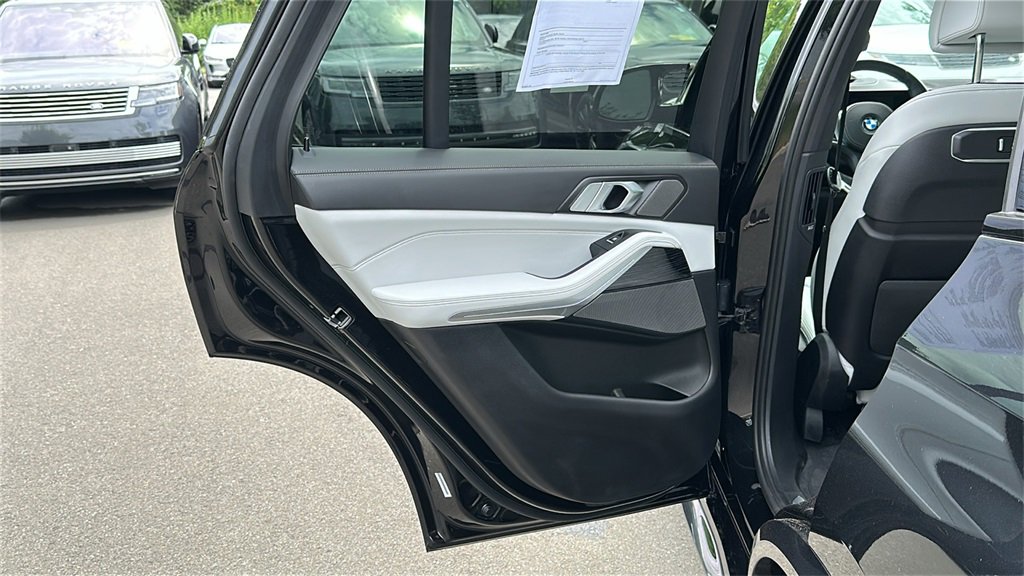 Used 2024 BMW X5 M60i w/ Climate Comfort Package image 23