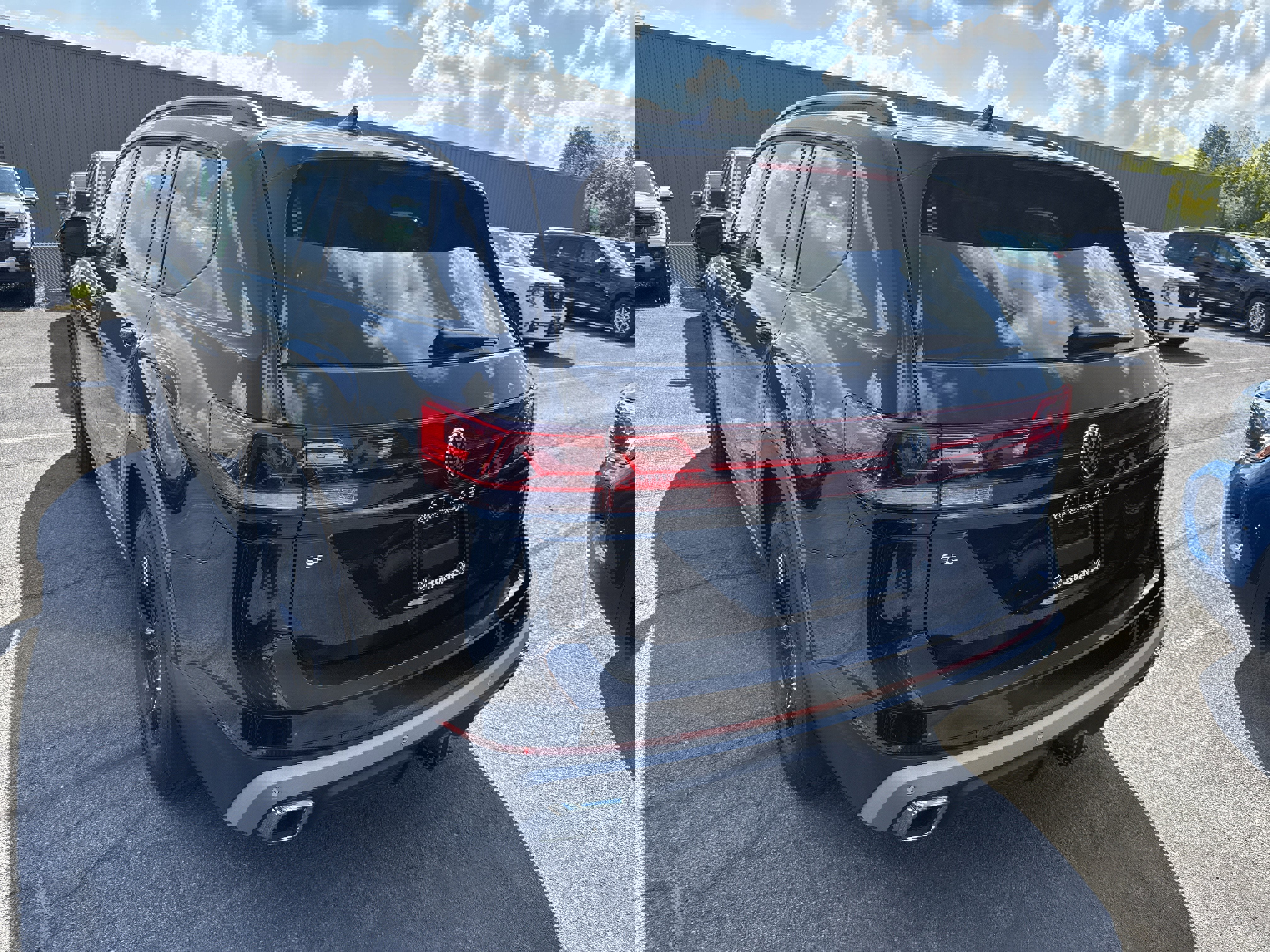 New 2026 Volkswagen Atlas Peak Edition image 4