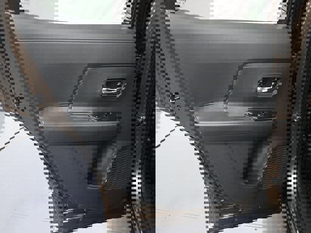 New 2026 Nissan Kicks SR image 19