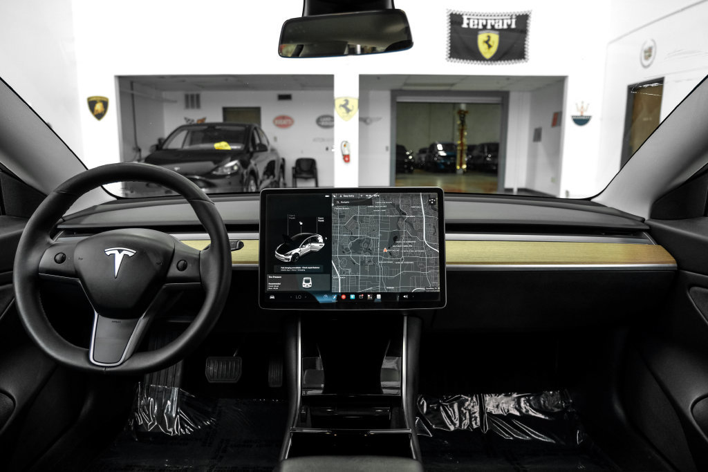 Used 2019 Tesla Model 3 Long Range RWD image 13
