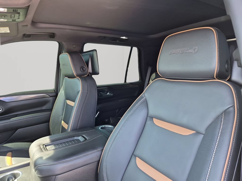 Used 2024 GMC Yukon AT4 w/ Technology Package AWD/4WD image 37