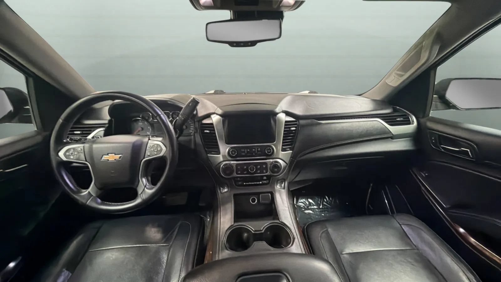 Used 2015 Chevrolet Suburban LT RWD image 10