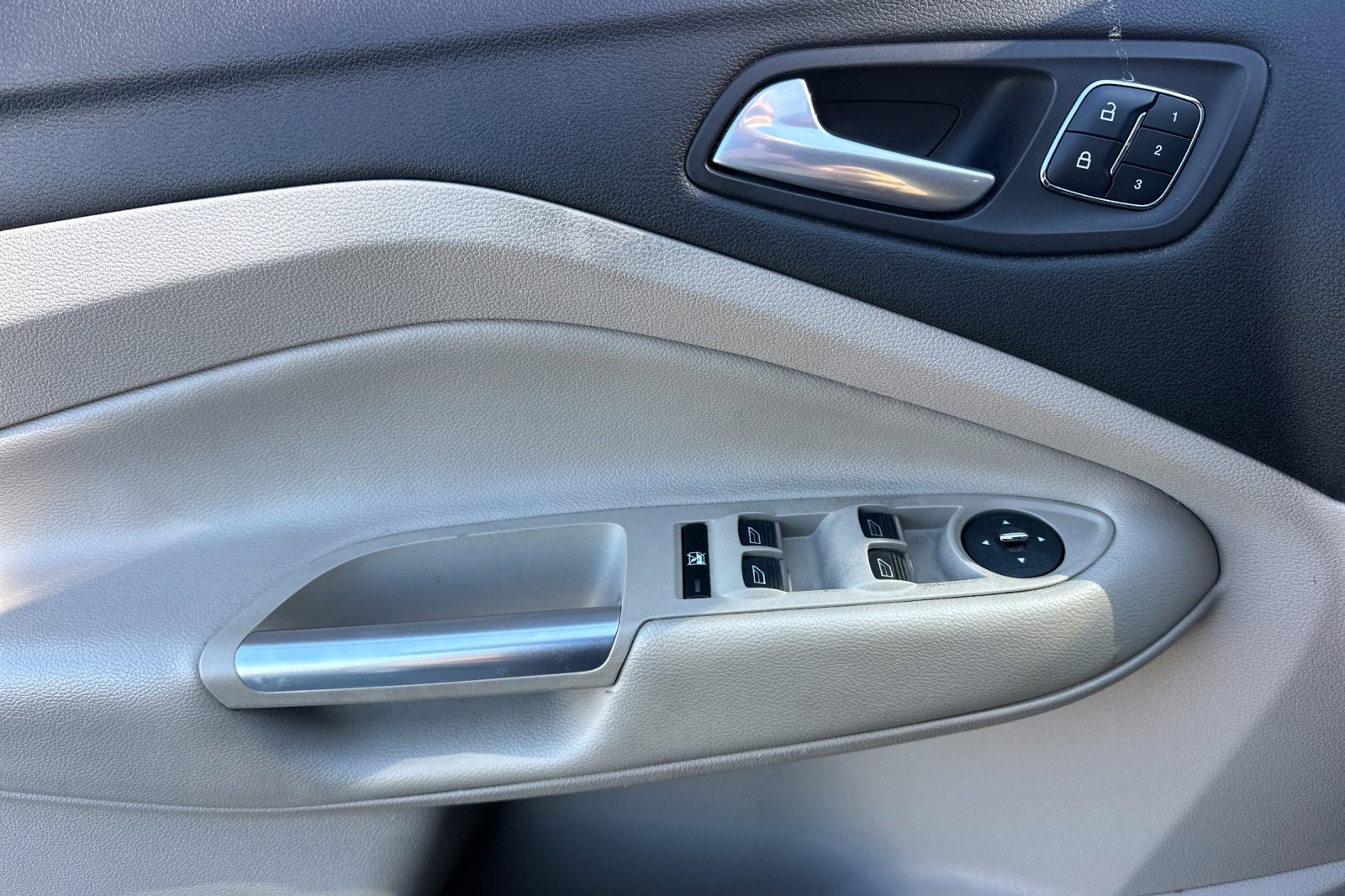 Used 2014 Ford Escape Titanium w/ Equipment Group 401A image 10