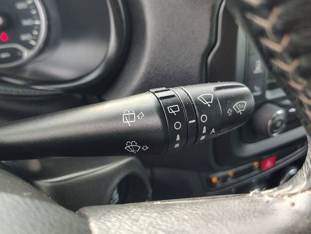 Used 2017 Jeep Renegade Limited w/ Advanced Technology Group image 19