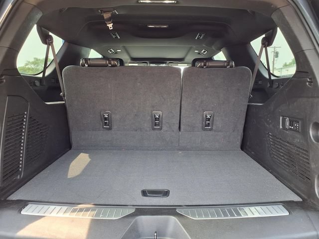 Used 2022 Chevrolet Suburban Premier AWD/4WD image 23