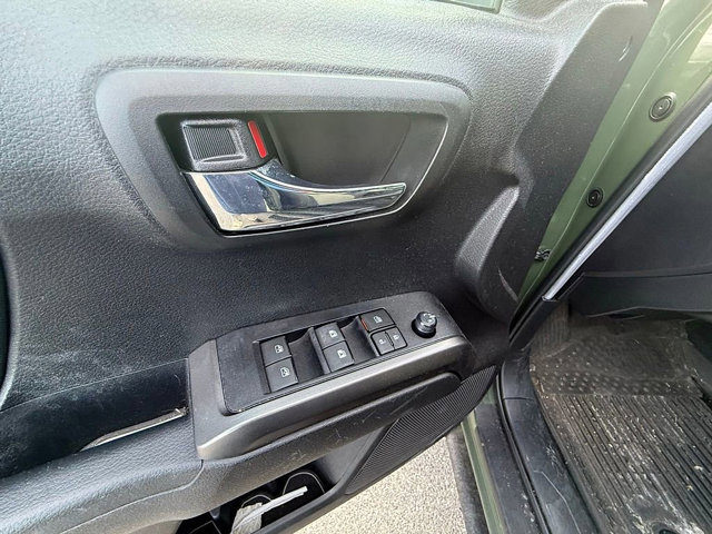 Used 2022 Toyota Tacoma TRD Sport w/ Technology Package AWD/4WD image 25
