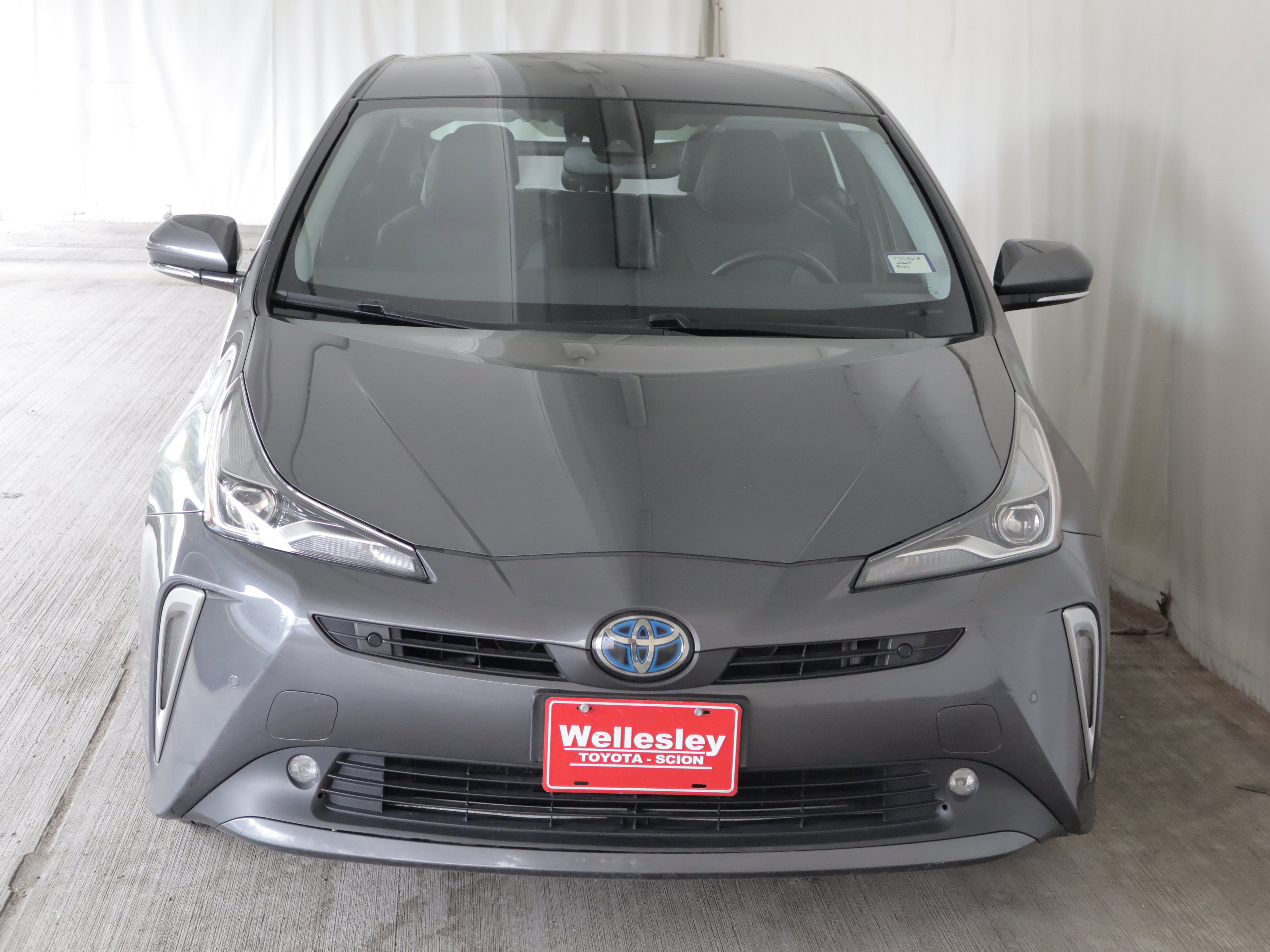 Used 2020 Toyota Prius XLE image 3