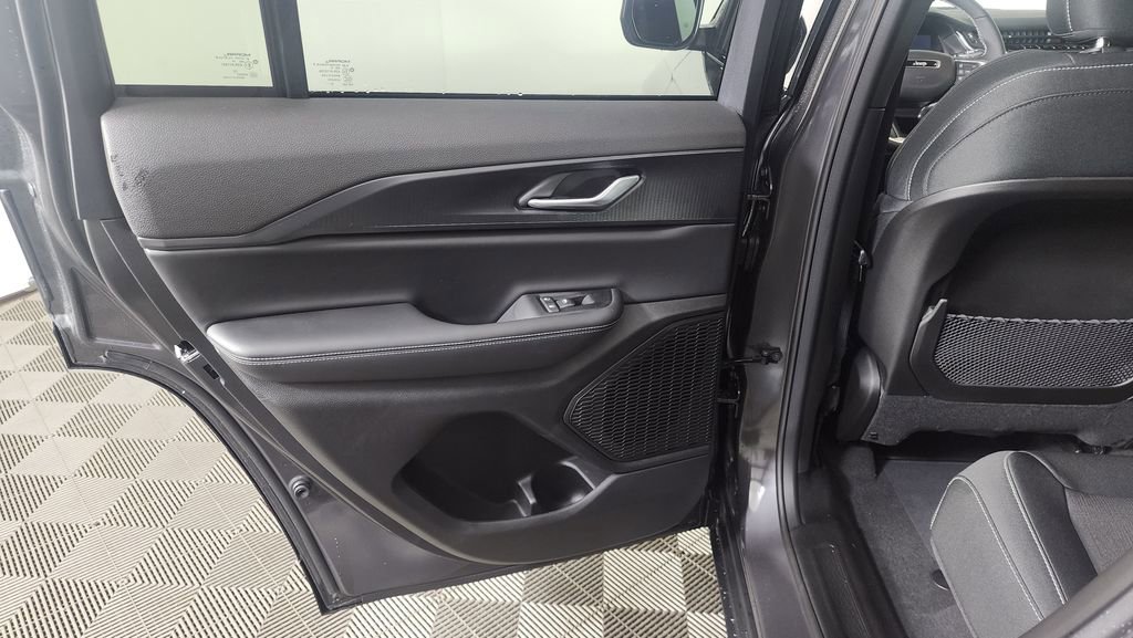 New 2025 Jeep Grand Cherokee Laredo w/ Luxury Tech Group I image 25