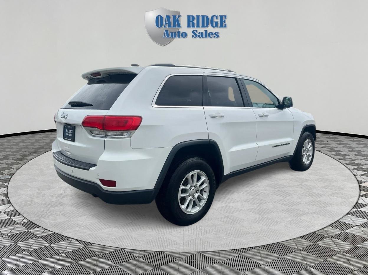 Used 2018 Jeep Grand Cherokee Laredo AWD/4WD image 5