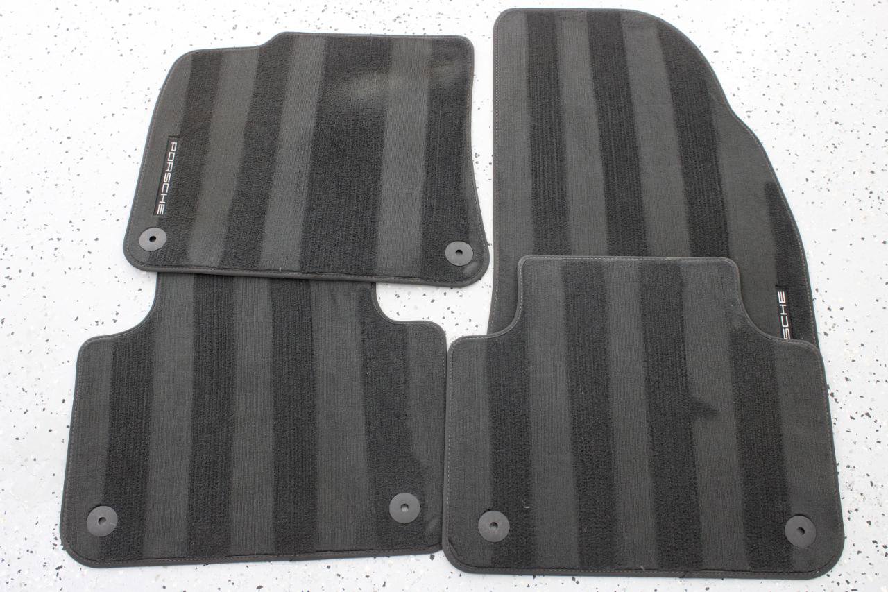 Used 2021 Porsche Cayenne image 96