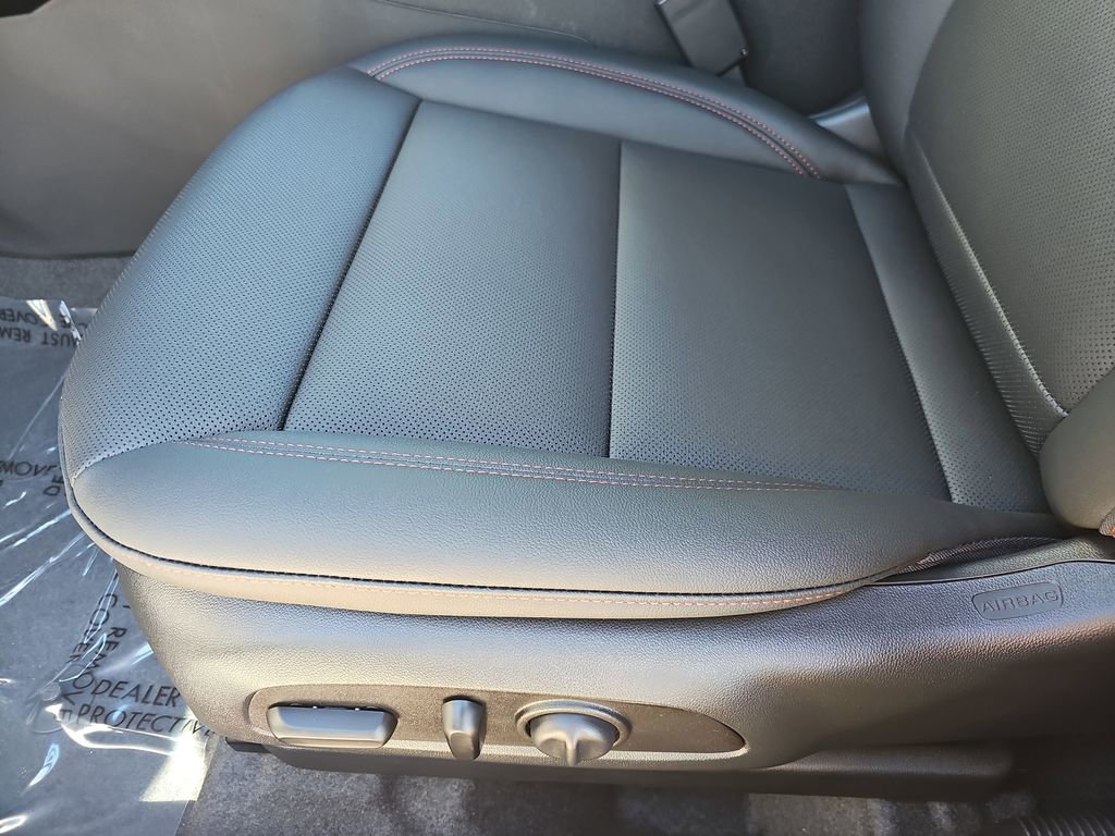 New 2026 Chevrolet Trax RS FWD image 28
