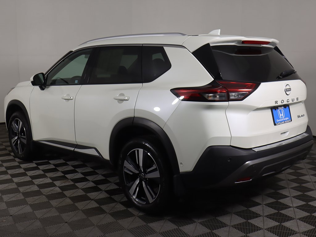 Used 2023 Nissan Rogue SL w/ SL Premium Package image 10