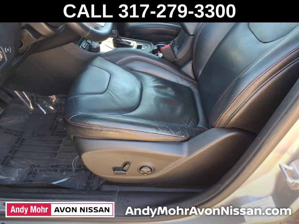 Used 2014 Jeep Cherokee Trailhawk w/ Comfort/Convenience Group AWD/4WD image 19