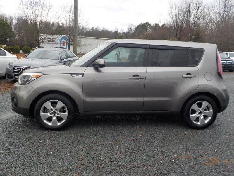 Used 2018 Kia Soul w/ Convenience Package image 2