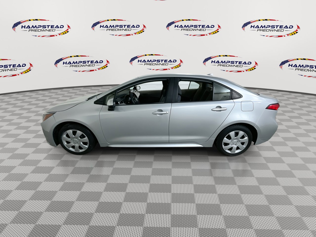 Used 2022 Toyota Corolla LE image 5