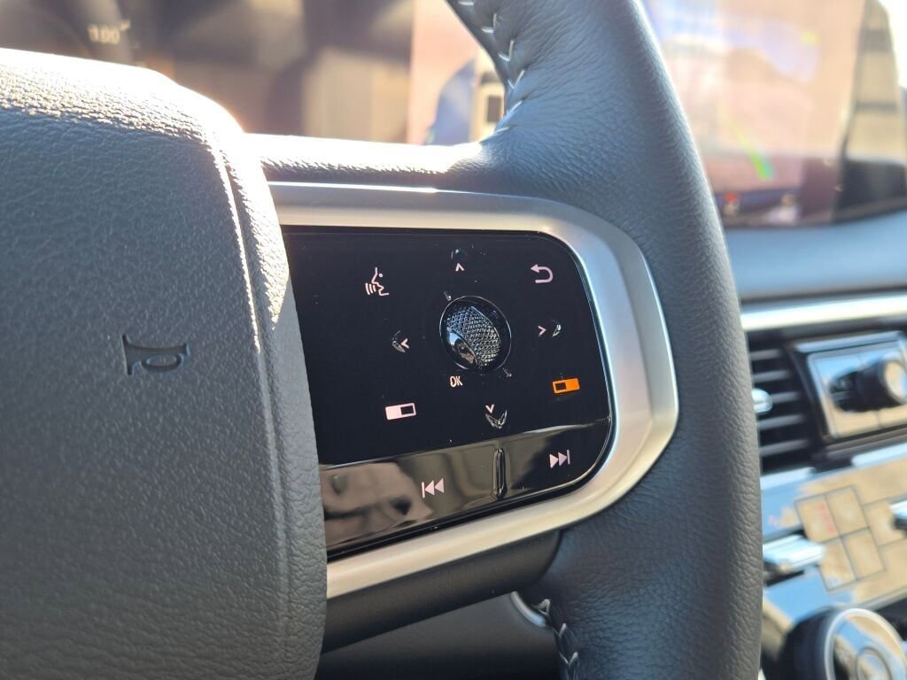 New 2026 Nissan Armada SL w/ Captain's Chari Seat Package image 31