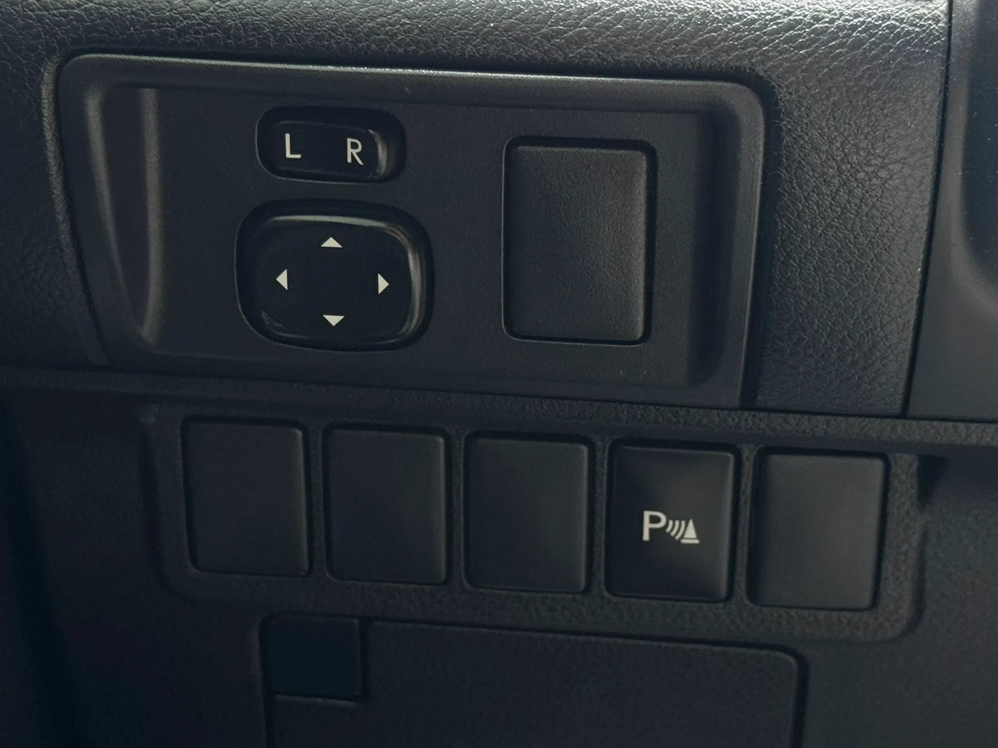 Used 2013 Lexus ES 300h w/ Premium Pkg FWD image 36