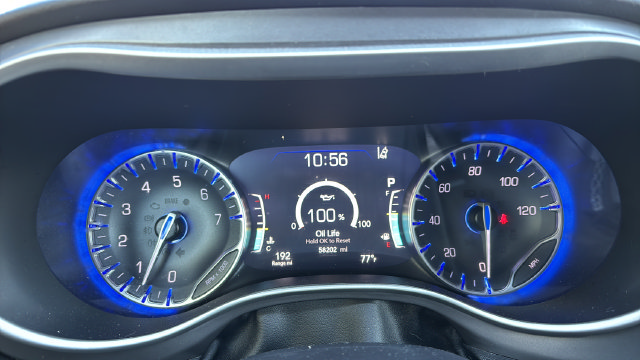 Used 2025 Chrysler Pacifica Select FWD image 13