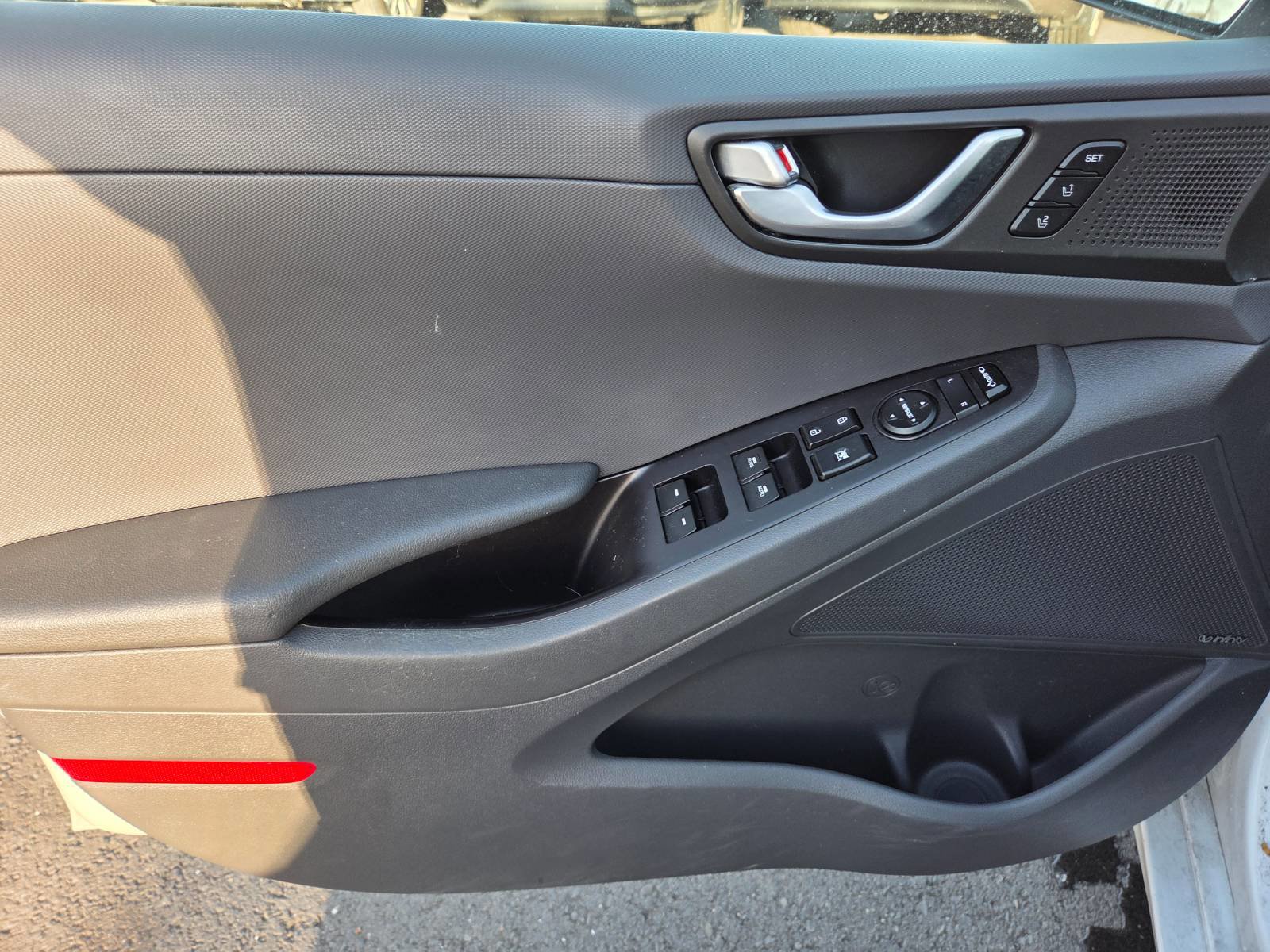 Used 2019 Hyundai Ioniq Limited image 8