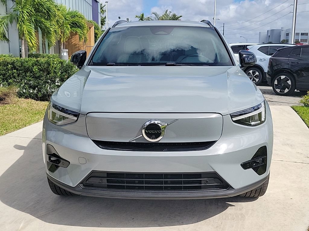 New 2026 Volvo EX40 Plus w/ Climate Package image 2