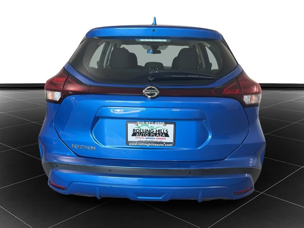 Used 2021 Nissan Kicks S image 4