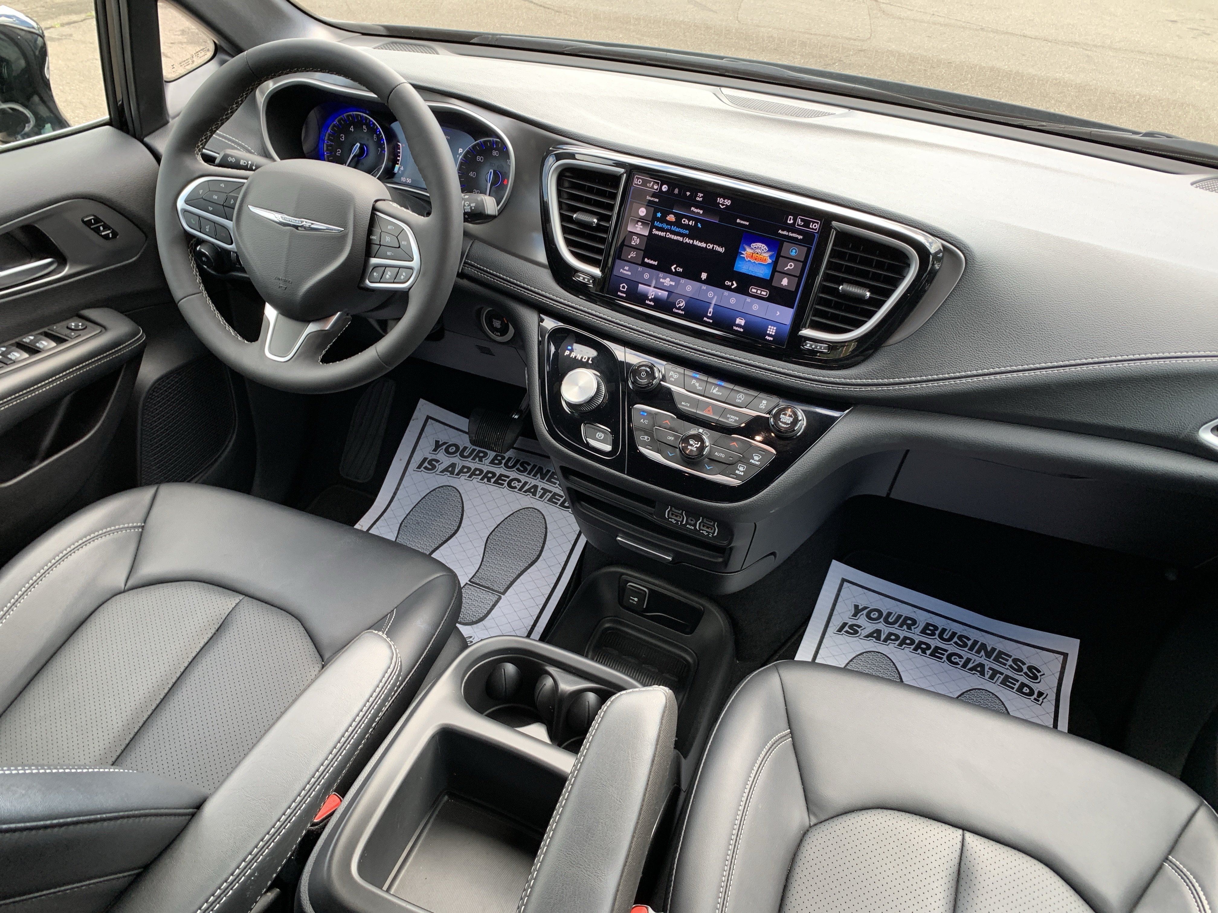 Used 2025 Chrysler Pacifica Select FWD image 41