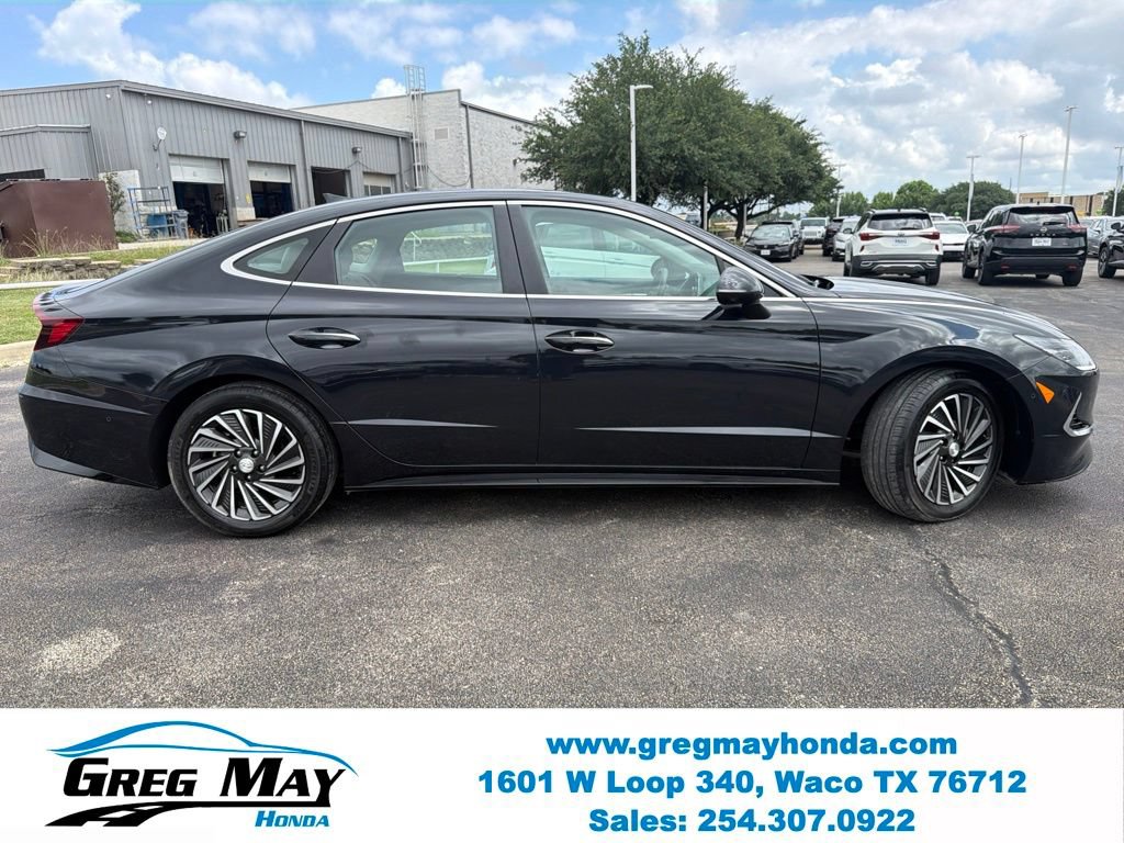 Used 2023 Hyundai Sonata Limited FWD image 2