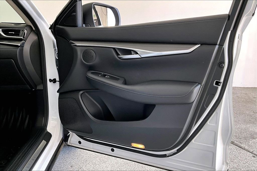 Certified 2025 INFINITI QX50 Pure image 23