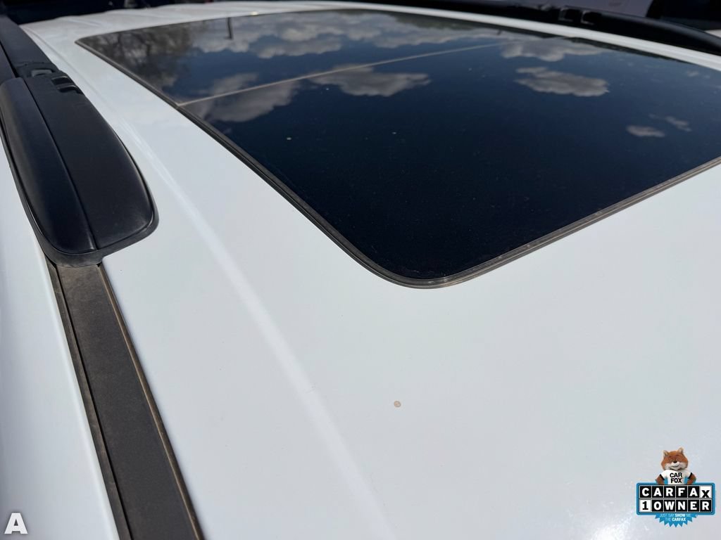 Used 2025 Chrysler Pacifica Limited FWD image 7