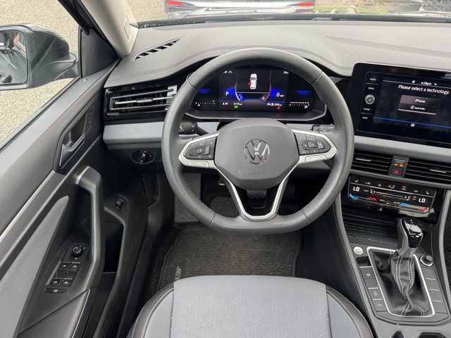 Used 2026 Volkswagen Jetta SE FWD image 15