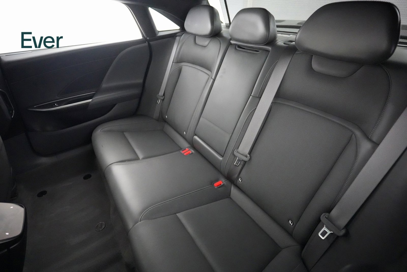 Used 2024 Lucid Air Touring image 10