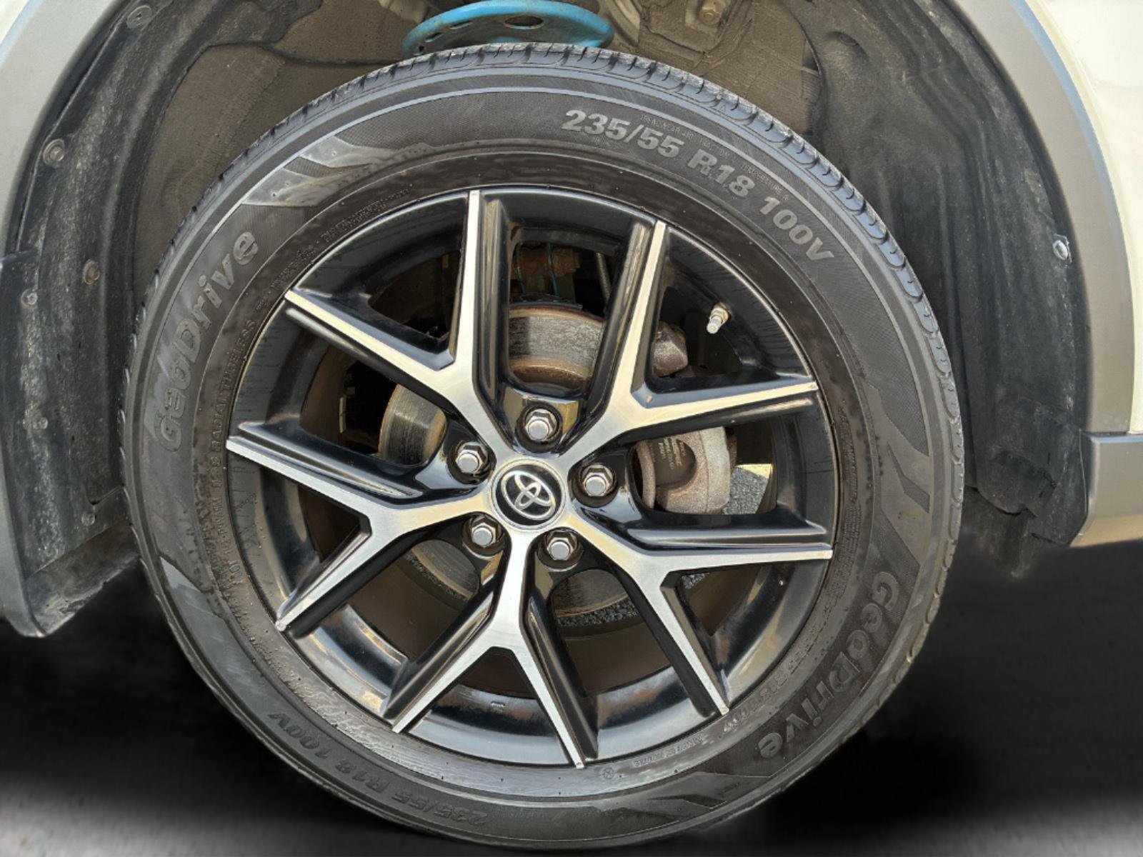 Used 2018 Toyota RAV4 SE w/ Power Extra Value Package AWD/4WD image 13