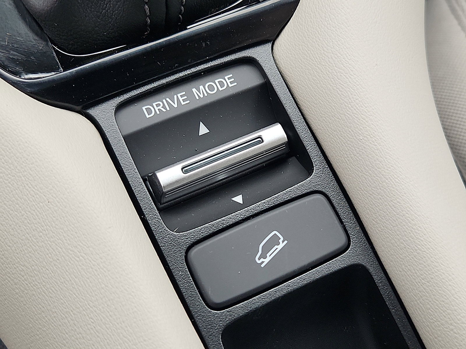 New 2026 Honda HR-V LX image 14