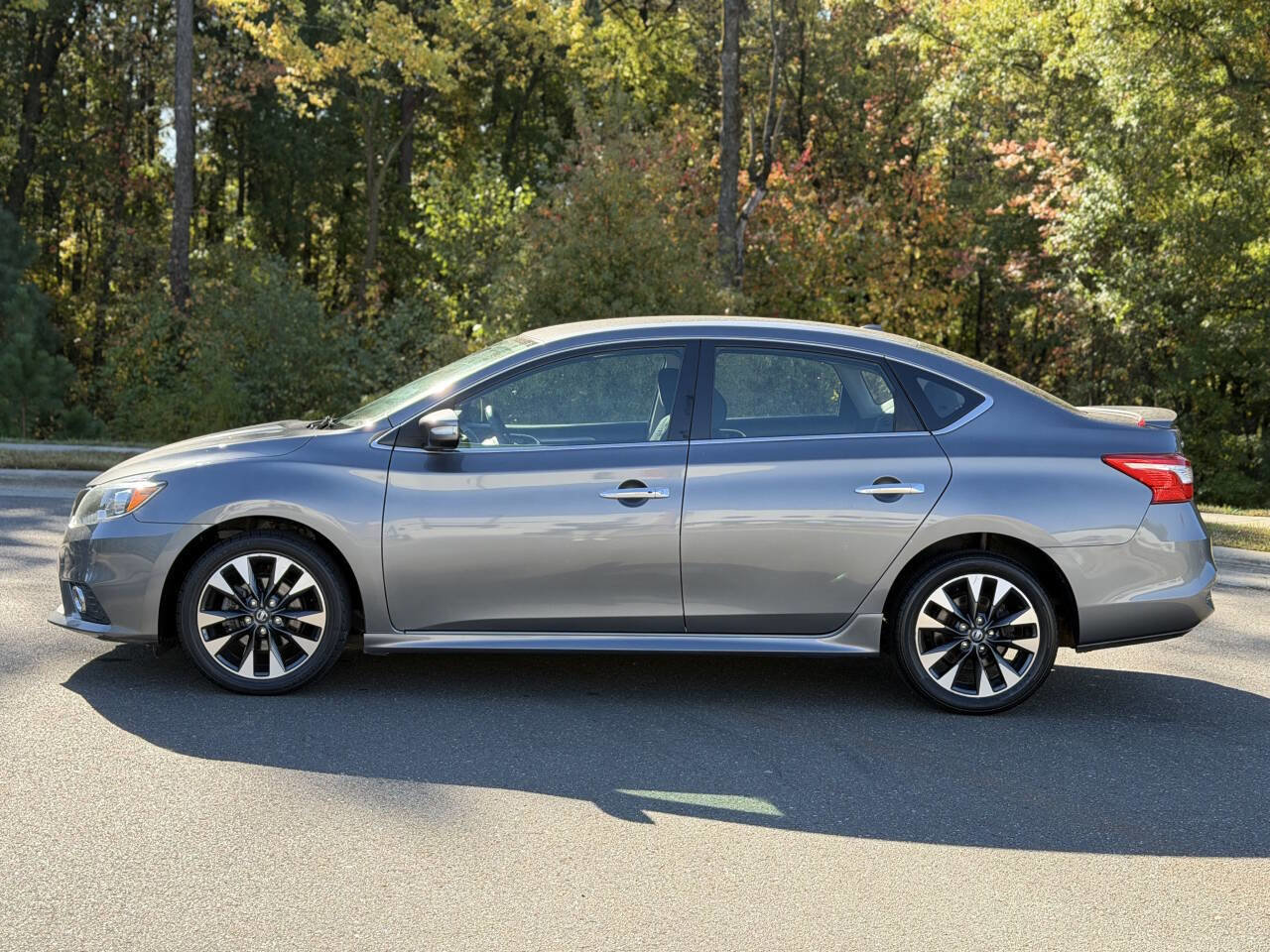 Used 2019 Nissan Sentra SR image 6