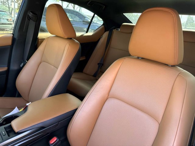 Used 2023 Lexus IS 300 w/ Comfort Package image 19